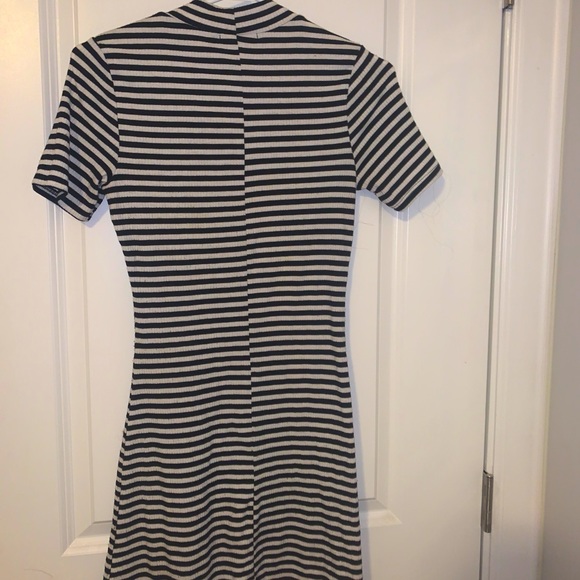 Striped fitting Acemi dress - Picture 2 of 4